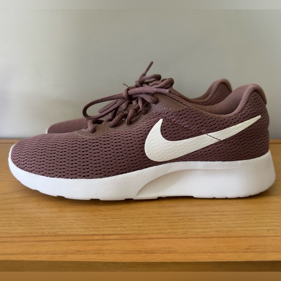 Nike Shoes - Picture 2 of 6